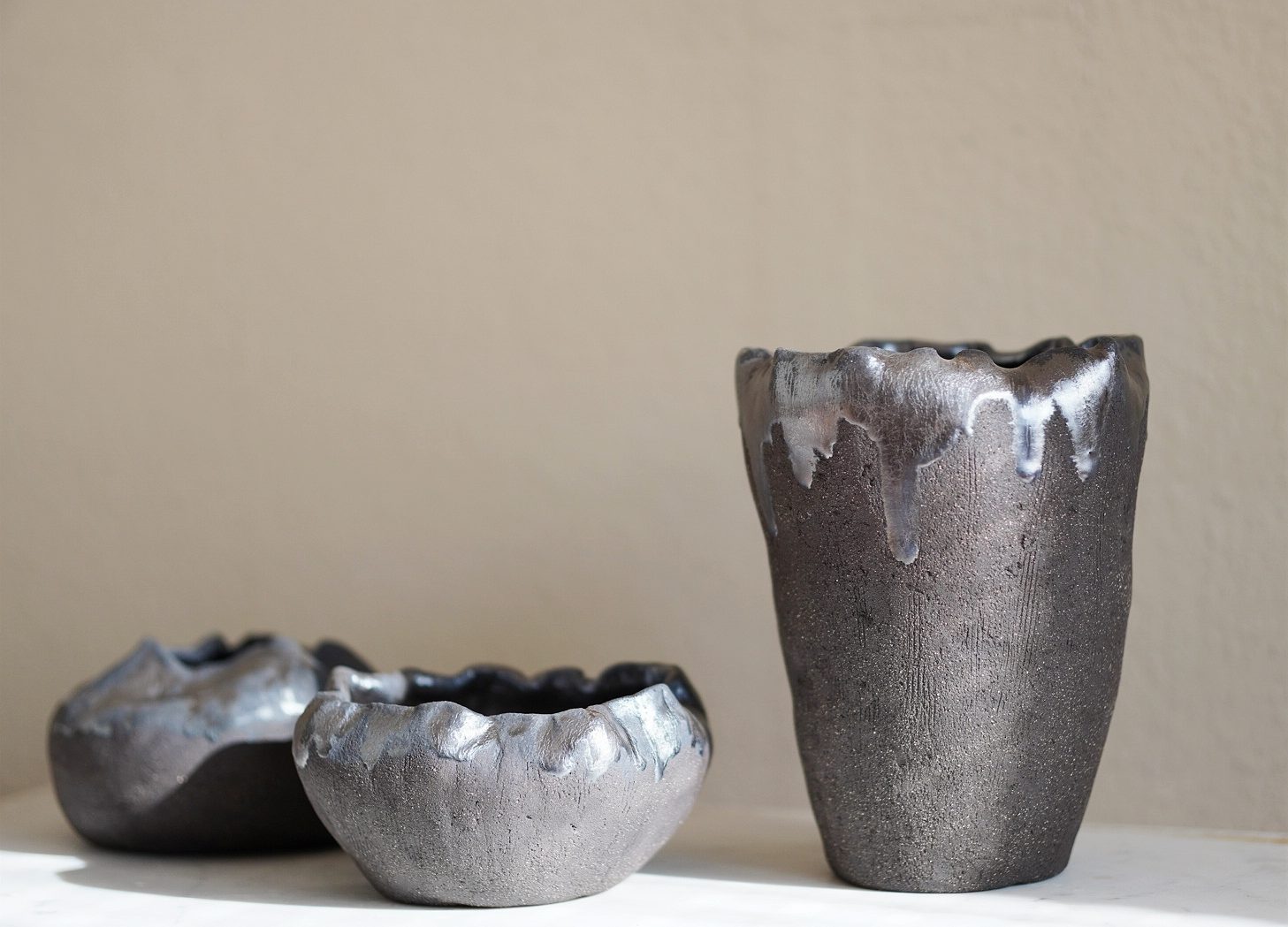 Drei Keramik Vasen aus Steinzeugkeramik.